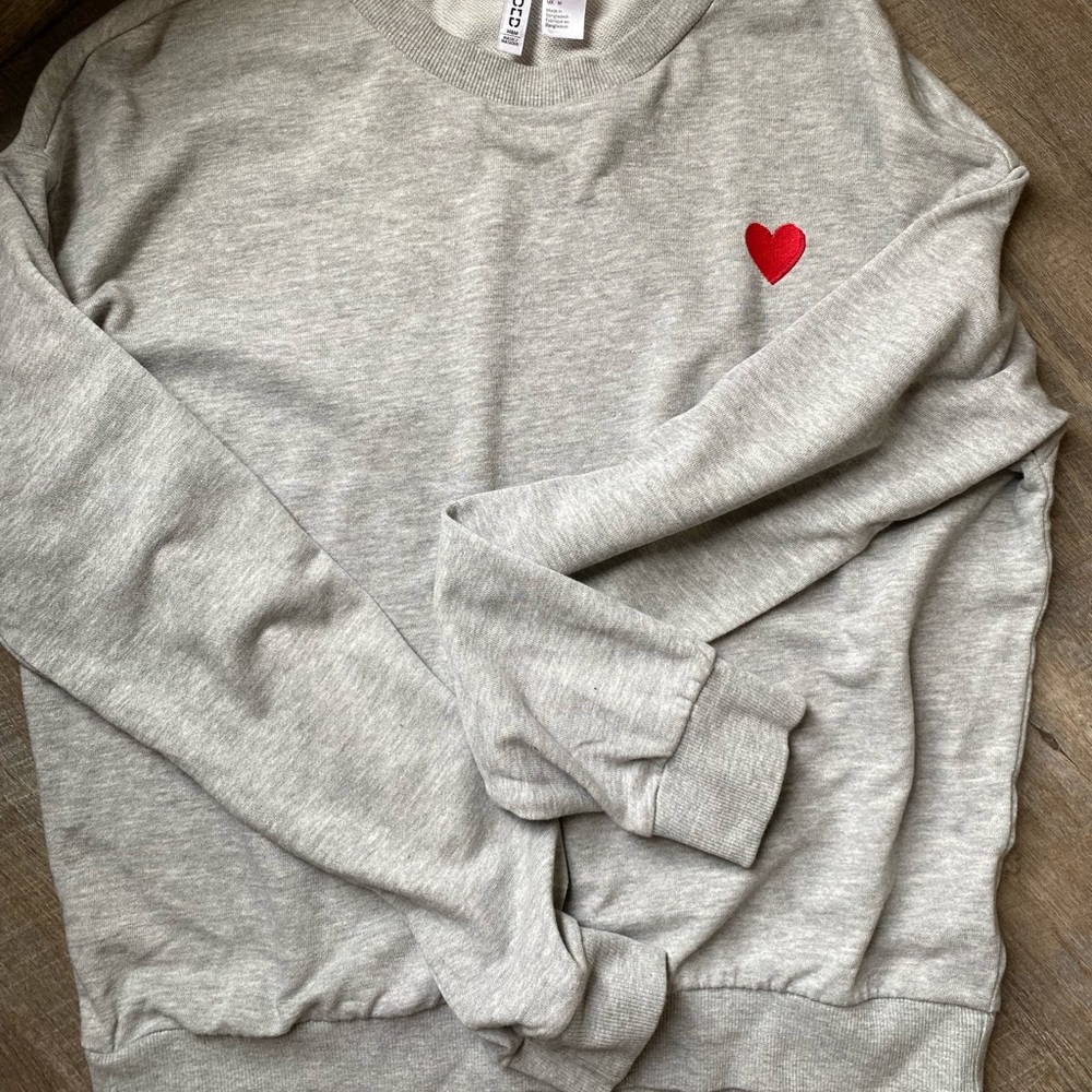 Grey crew neck sweater SOLD